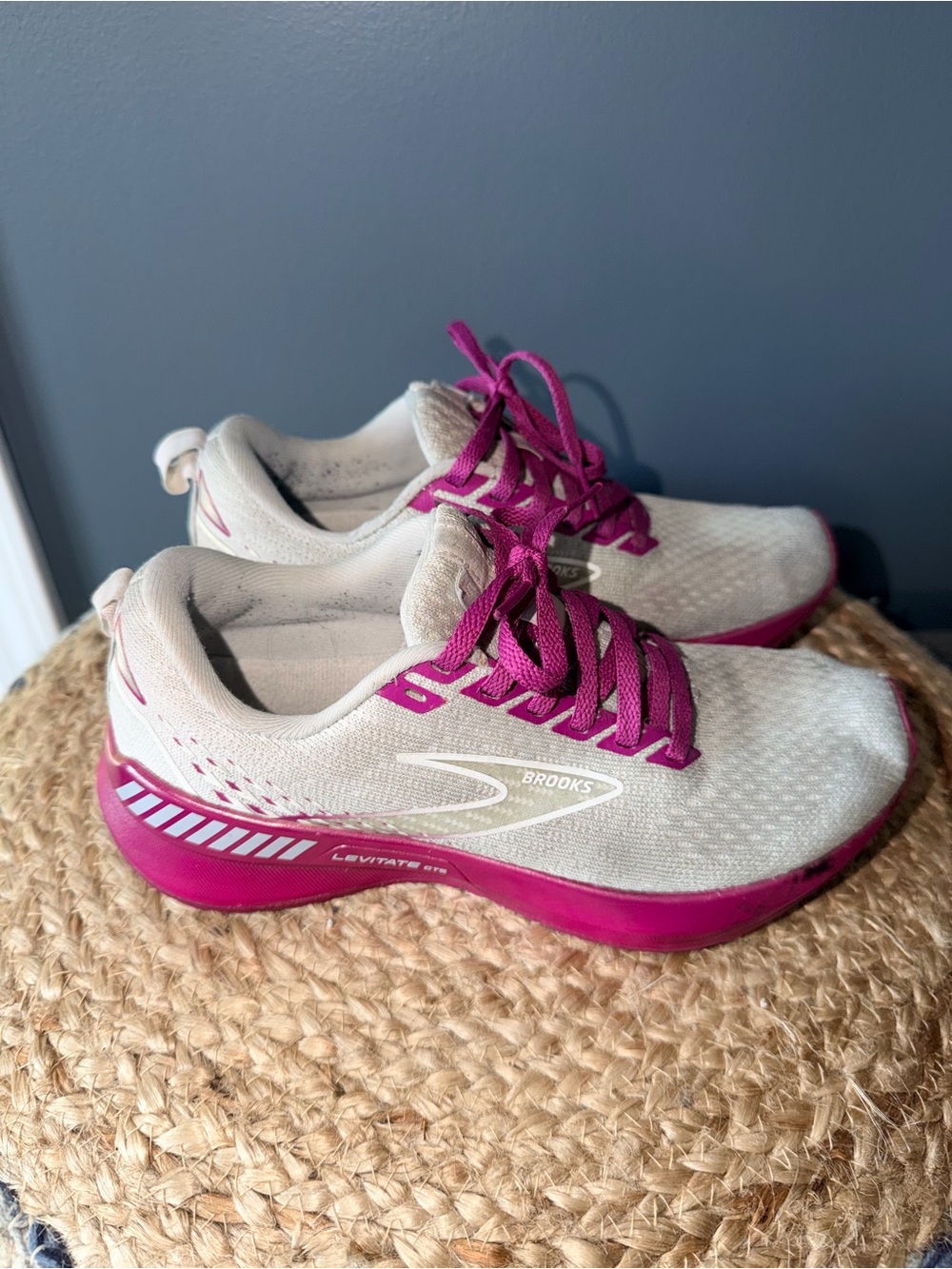 Brooks Women's White and Magenta Levitate Running Sneakers